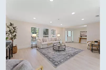 7220 Sunshine Drive S, Saint Petersburg, FL 33705 - Photo 7