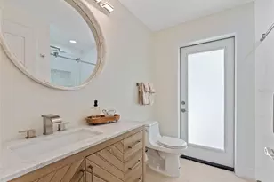 7220 Sunshine Dr S, Saint Petersburg, FL 33705 - Photo 25