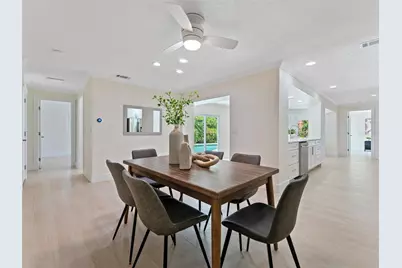 7220 Sunshine Drive S, Saint Petersburg, FL 33705 - Photo 11