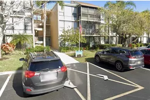 618 Bird Bay Dr S, Venice, FL 34285 - Photo 1