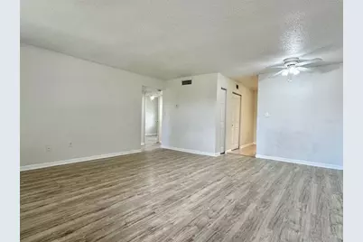 203 Pine Tulip Court #202, Tampa, FL 33612 - Photo 7