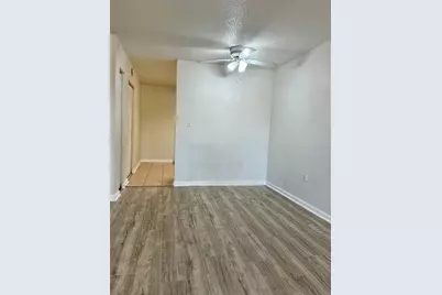 203 Pine Tulip Court #202, Tampa, FL 33612 - Photo 9