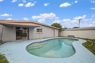 4712 Bessie Rd, Tampa, FL 33615 - Photo 7