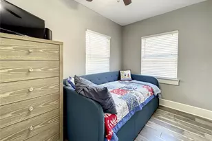 1137 Highland St S, Saint Petersburg, FL 33701 - Photo 11