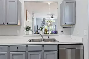 25247 Lexington Oaks Blvd, Wesley Chapel, FL 33544 - Photo 11