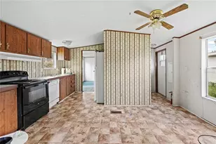39140 Orient Ave, Zephyrhills, FL 33542 - Photo 21