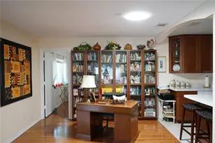 2127 Hailstone Cir, Sun City Center, FL 33573 - Photo 9