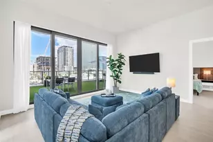 301 1st St S, Saint Petersburg, FL 33701 - Photo 7