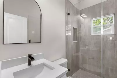 8405 Woodlake Drive, Tampa, FL 33615 - Photo 21