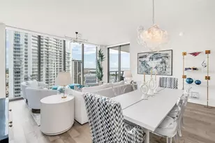 301 1st St S, Saint Petersburg, FL 33701 - Photo 11