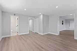 2952 Webley Dr, Largo, FL 33771 - Photo 7