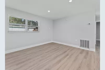 2952 Webley Drive, Largo, FL 33771 - Photo 23