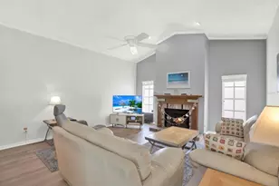 15830 Glenarn Dr, Tampa, FL 33618 - Photo 3