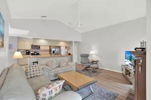 15830 Glenarn Dr, Tampa, FL 33618 - Photo 5