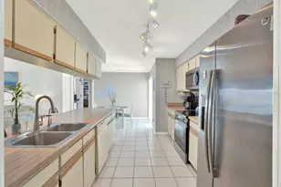 15830 Glenarn Dr, Tampa, FL 33618 - Photo 7