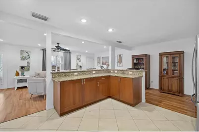 420 Lewis Boulevard SE, Saint Petersburg, FL 33705 - Photo 11