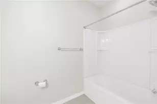 3740 82nd Ave Cir E, Sarasota, FL 34243 - Photo 27