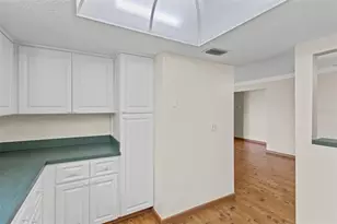 3947 35th Way S, Saint Petersburg, FL 33711 - Photo 9