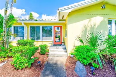 240-242 Mateo Way NE, Saint Petersburg, FL 33704 - Photo 1