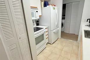 3001 58th Ave S, Saint Petersburg, FL 33712 - Photo 3