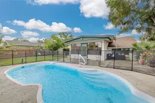 1358 Admiral Woodson Ln, Clearwater, FL 33755 - Photo 17
