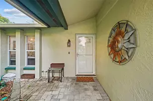 617 Pine Forest Dr, Brandon, FL 33511 - Photo 3