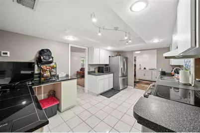 617 Pine Forest Drive, Brandon, FL 33511 - Photo 11