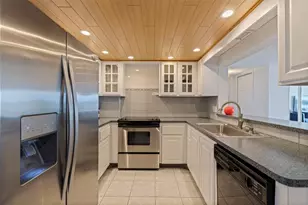 1120 N Shore Dr NE, Saint Petersburg, FL 33701 - Photo 29