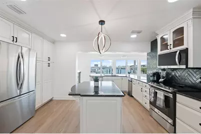 900 79th Street S, Saint Petersburg, FL 33707 - Photo 15