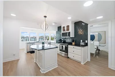 900 79th Street S, Saint Petersburg, FL 33707 - Photo 11