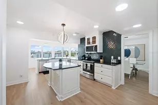 900 79th St S, Saint Petersburg, FL 33707 - Photo 11