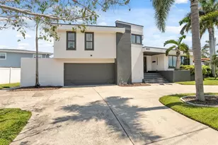 900 79th St S, Saint Petersburg, FL 33707 - Photo 63