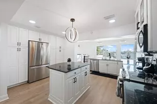900 79th St S, Saint Petersburg, FL 33707 - Photo 15