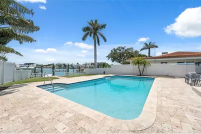 900 79th Street S, Saint Petersburg, FL 33707 - Photo 5