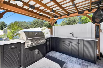8101 38th Avenue N, Saint Petersburg, FL 33710 - Photo 37