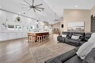 8101 38th Ave N, Saint Petersburg, FL 33710 - Photo 41