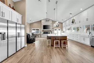 8101 38th Ave N, Saint Petersburg, FL 33710 - Photo 43