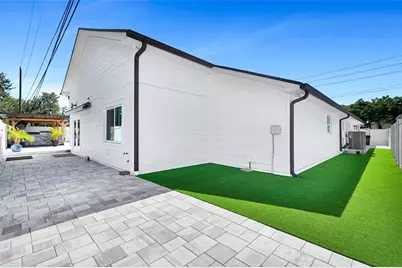 8101 38th Avenue N, Saint Petersburg, FL 33710 - Photo 23