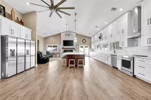 8101 38th Ave N, Saint Petersburg, FL 33710 - Photo 49