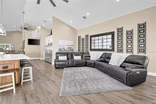 8101 38th Ave N, Saint Petersburg, FL 33710 - Photo 41