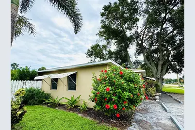 5617 Gulfport Boulevard S, Gulfport, FL 33707 - Photo 3