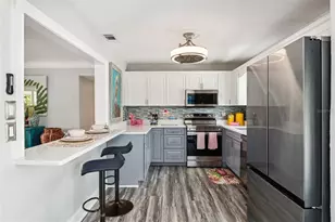 7869 Causeway Blvd S, Saint Petersburg, FL 33707 - Photo 17