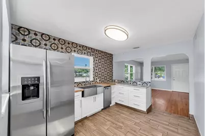 1101 28th Street N, Saint Petersburg, FL 33713 - Photo 11