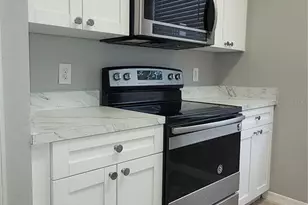 9732 Lake Chase Island Way, Tampa, FL 33626 - Photo 5