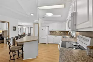 905 Iglesia Dr, North Port, FL 34287 - Photo 11