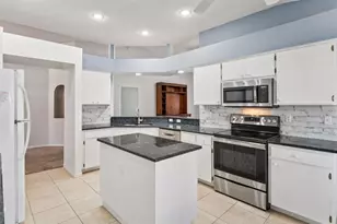 1026 McDaniel St, Sun City Center, FL 33573 - Photo 15