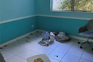 6925 17th St N, Saint Petersburg, FL 33702 - Photo 11