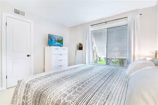 3640 41st Ln S, Saint Petersburg, FL 33711 - Photo 9