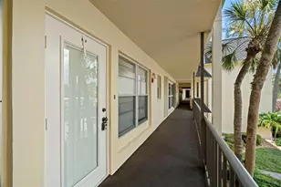 4780 Cove Cir, Saint Petersburg, FL 33708 - Photo 3