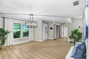 1040 Sylvia Ln, Tampa, FL 33613 - Photo 9